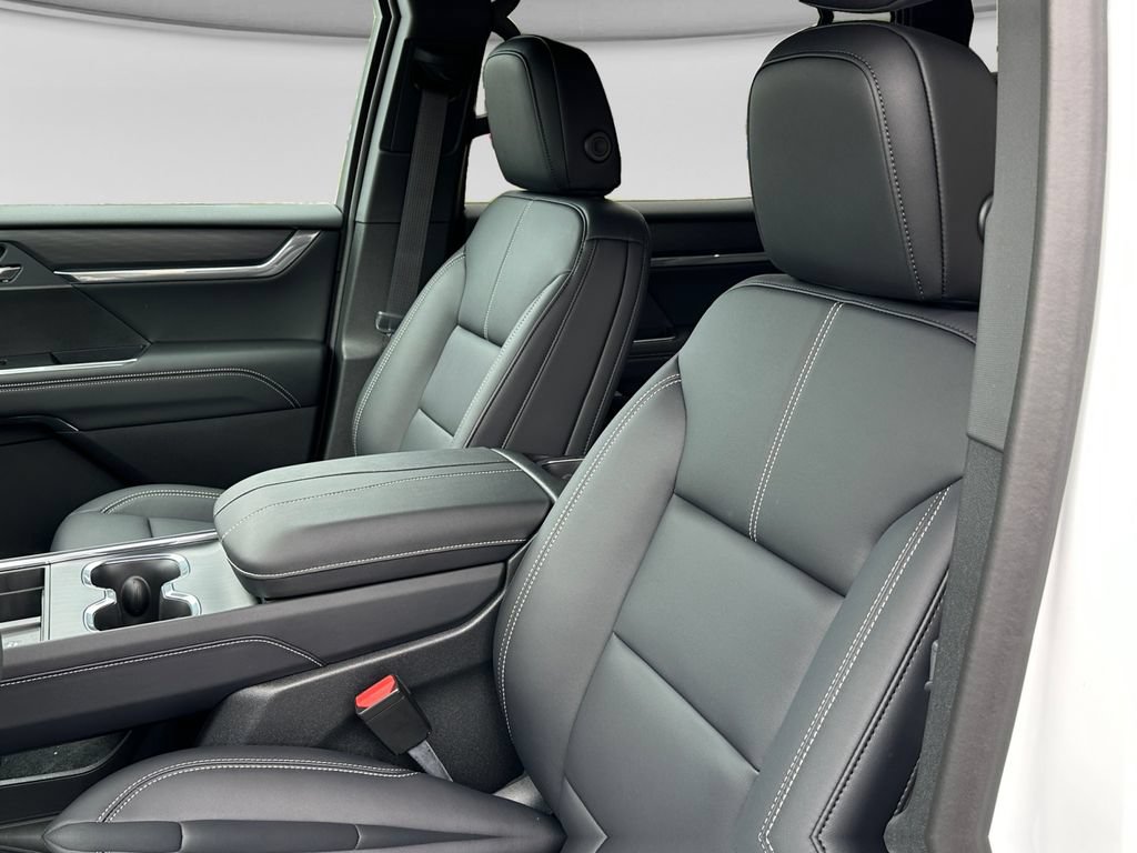 New 2026 GMC Acadia Elevation w/ Elevation Premium Package AWD/4WD image 17