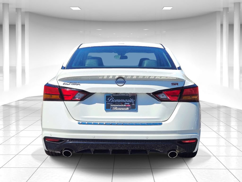 Used 2023 Nissan Altima 2.5 SR FWD image 4