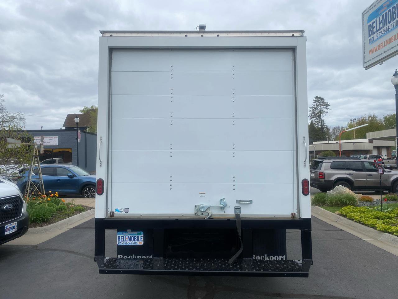 Used 2021 GMC Savana 3500 w/ Power Convenience Package RWD image 4