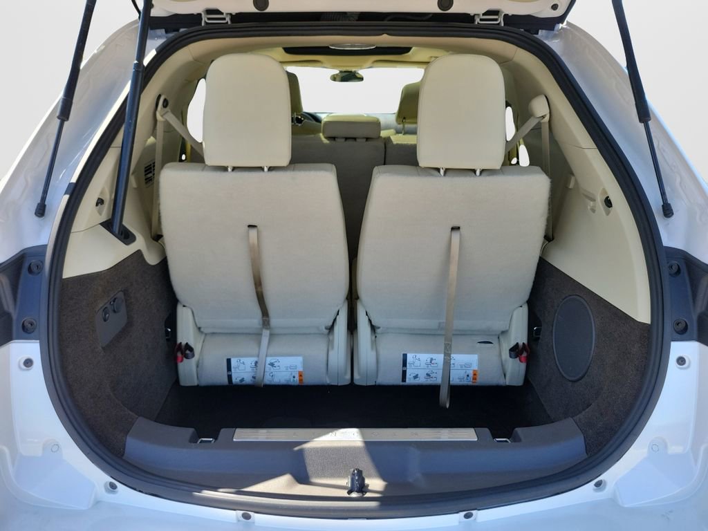 Used 2017 Lincoln MKT FWD image 12