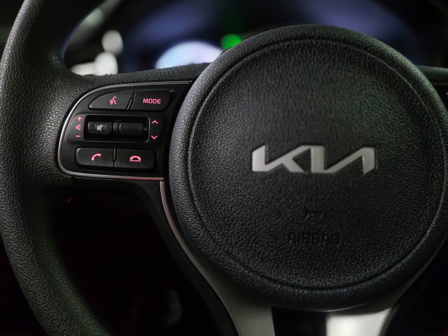 Used 2022 Kia Niro LX image 17