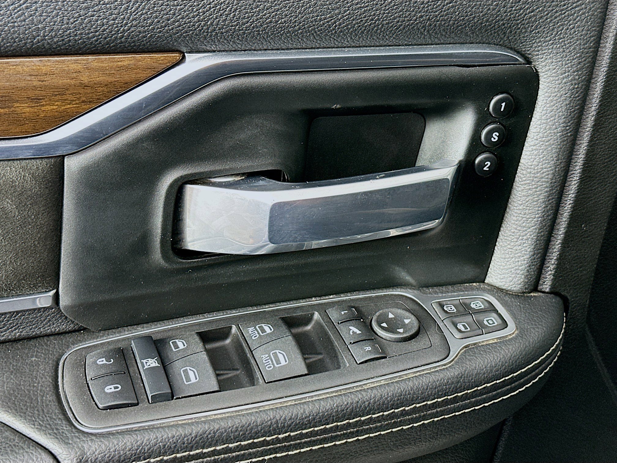 Used 2024 RAM 2500 Laramie w/ Safety Group image 15