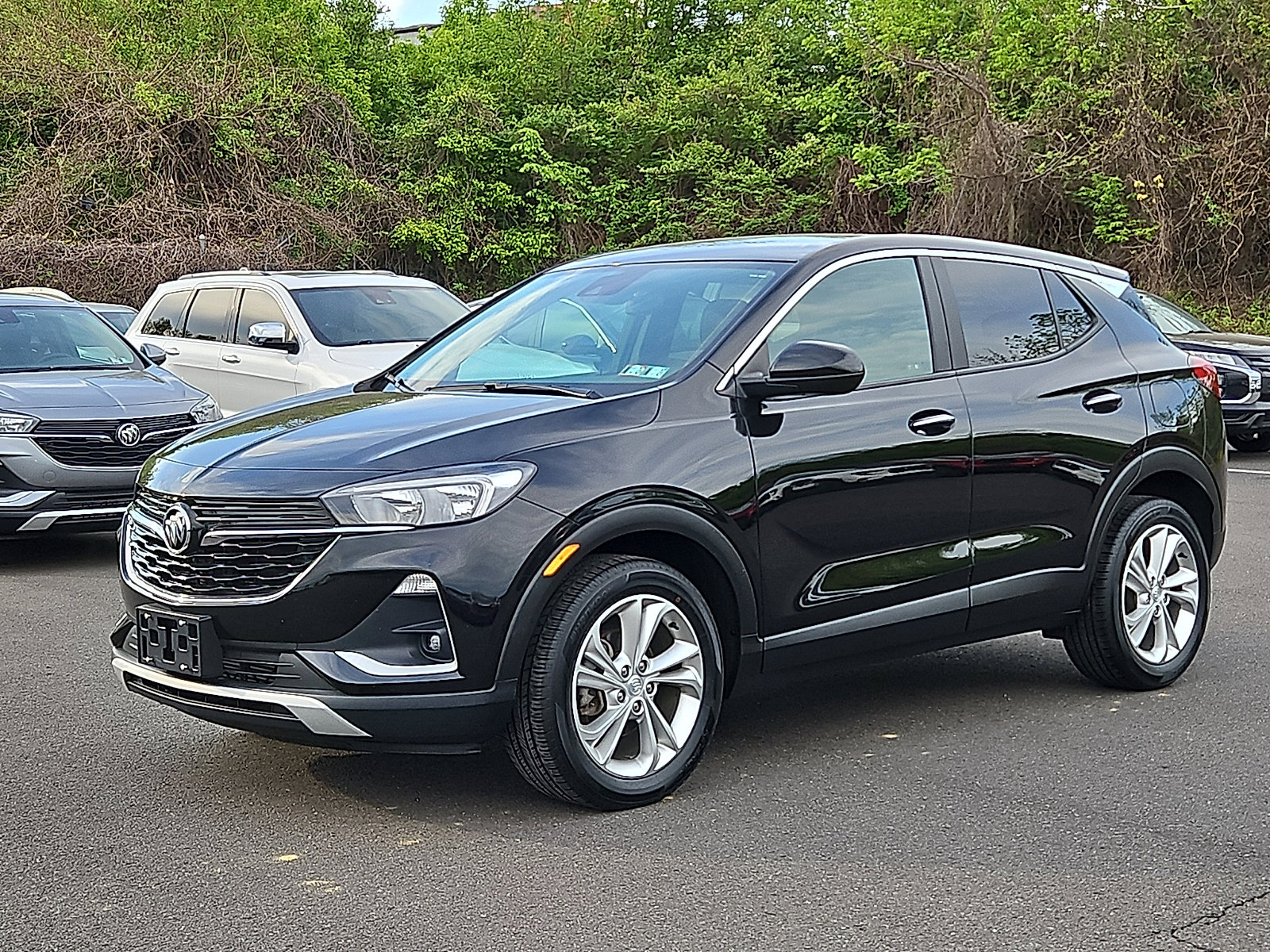 Certified 2023 Buick Encore GX Preferred w/ Cold Weather Comfort Package FWD image 3
