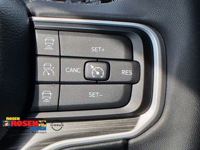 Used 2023 Jeep Wagoneer Series III w/ Preferred Equipment Group AWD/4WD image 12