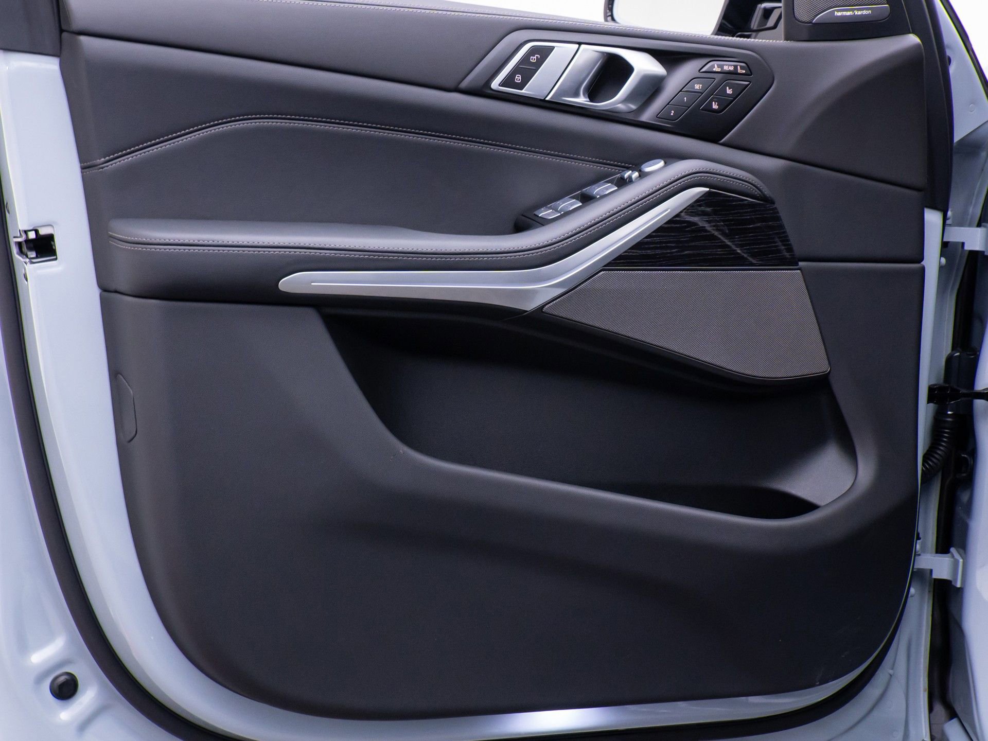 Certified 2025 BMW X7 xDrive40i image 13