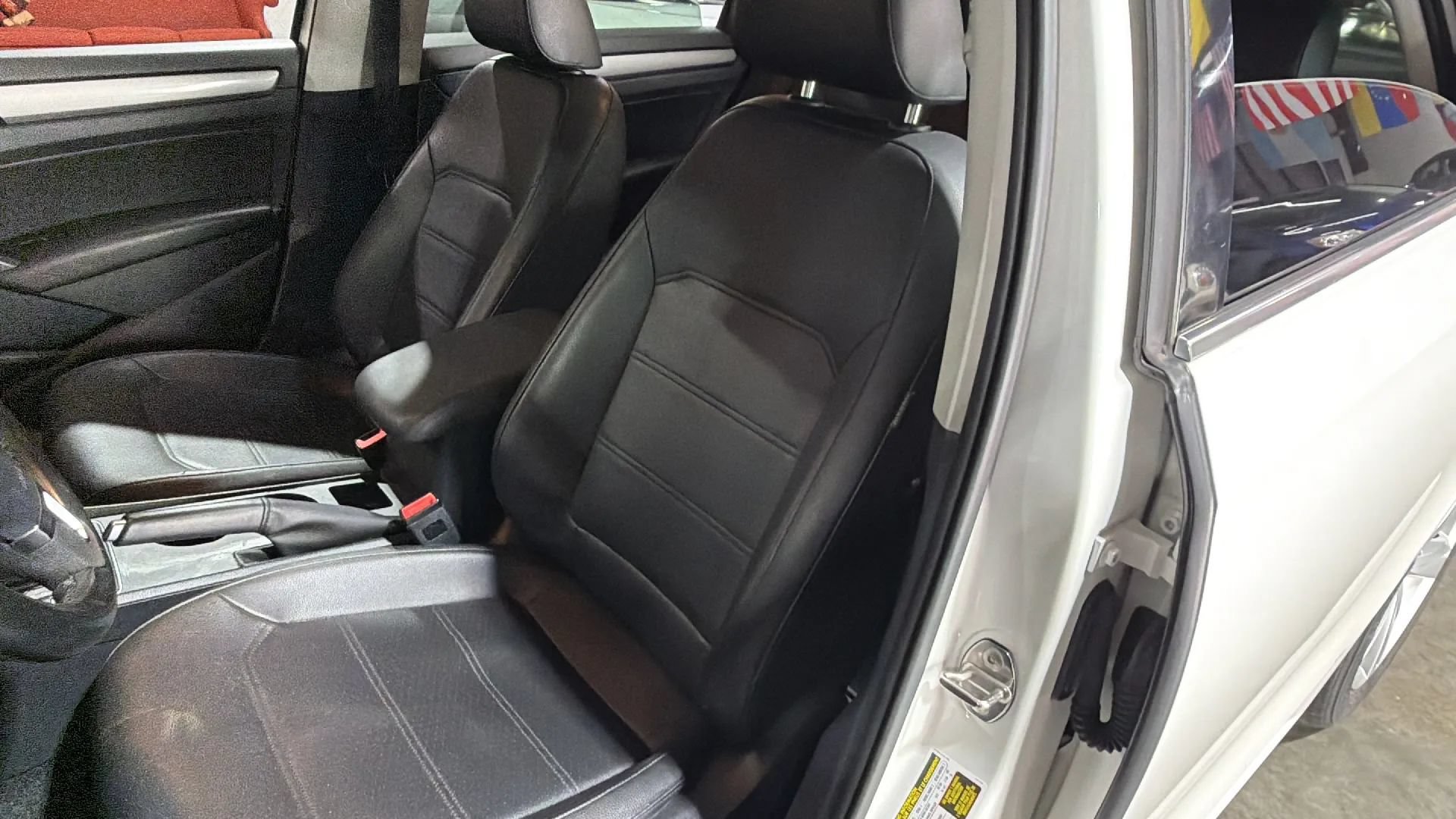 Used 2015 Volkswagen Passat 1.8T Limited Edition FWD image 8