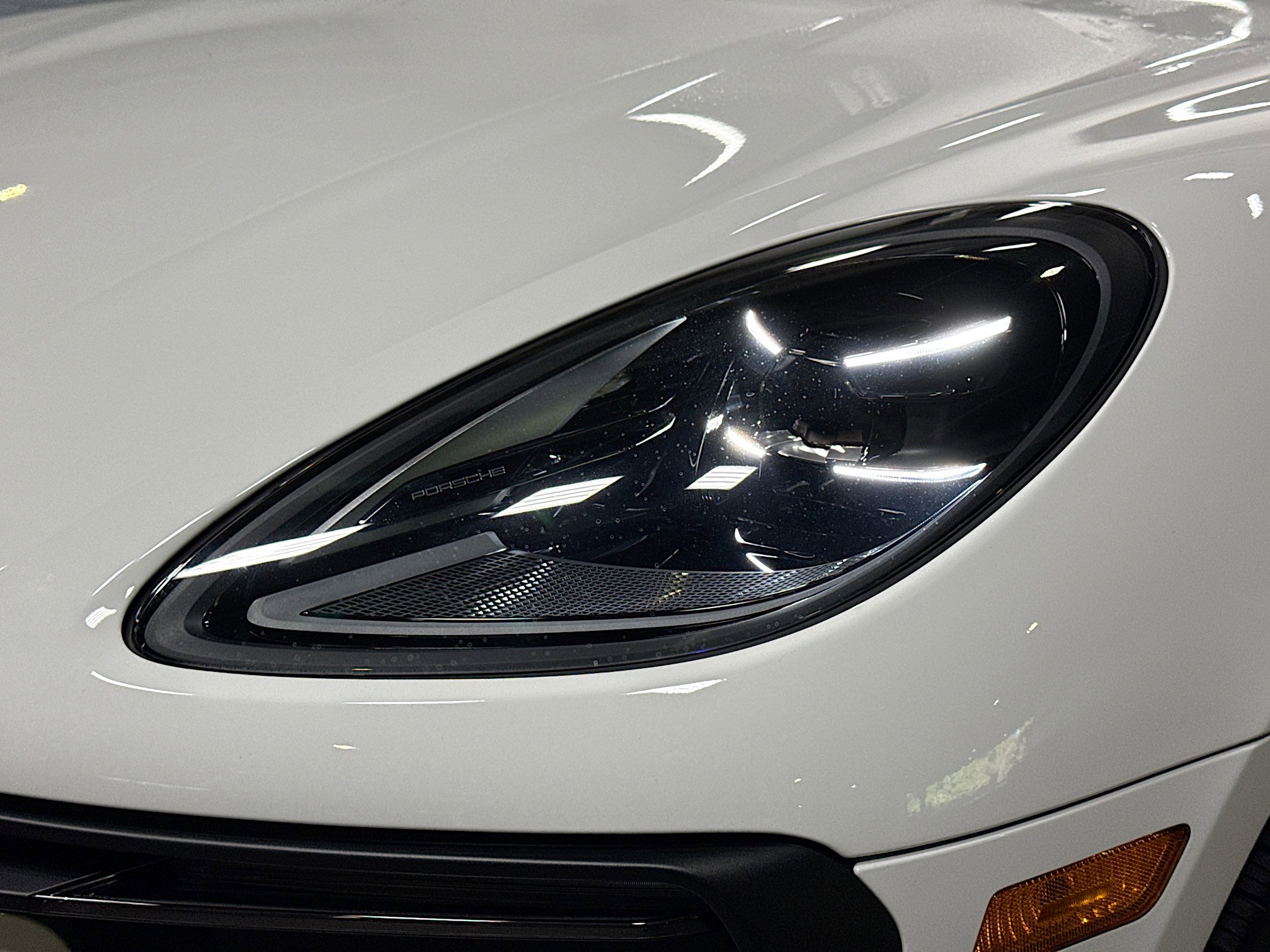Certified 2026 Porsche Macan AWD/4WD image 10