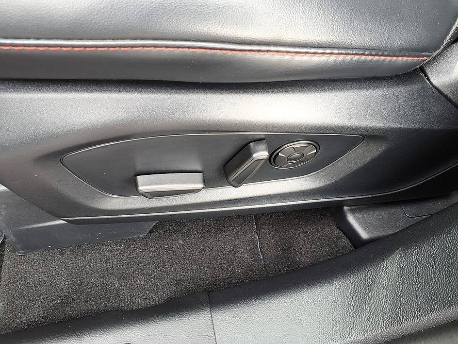 Used 2025 Ford Explorer ST AWD/4WD image 19