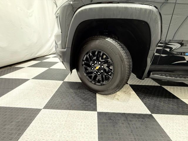 Used 2025 Chevrolet Silverado EV LT image 12
