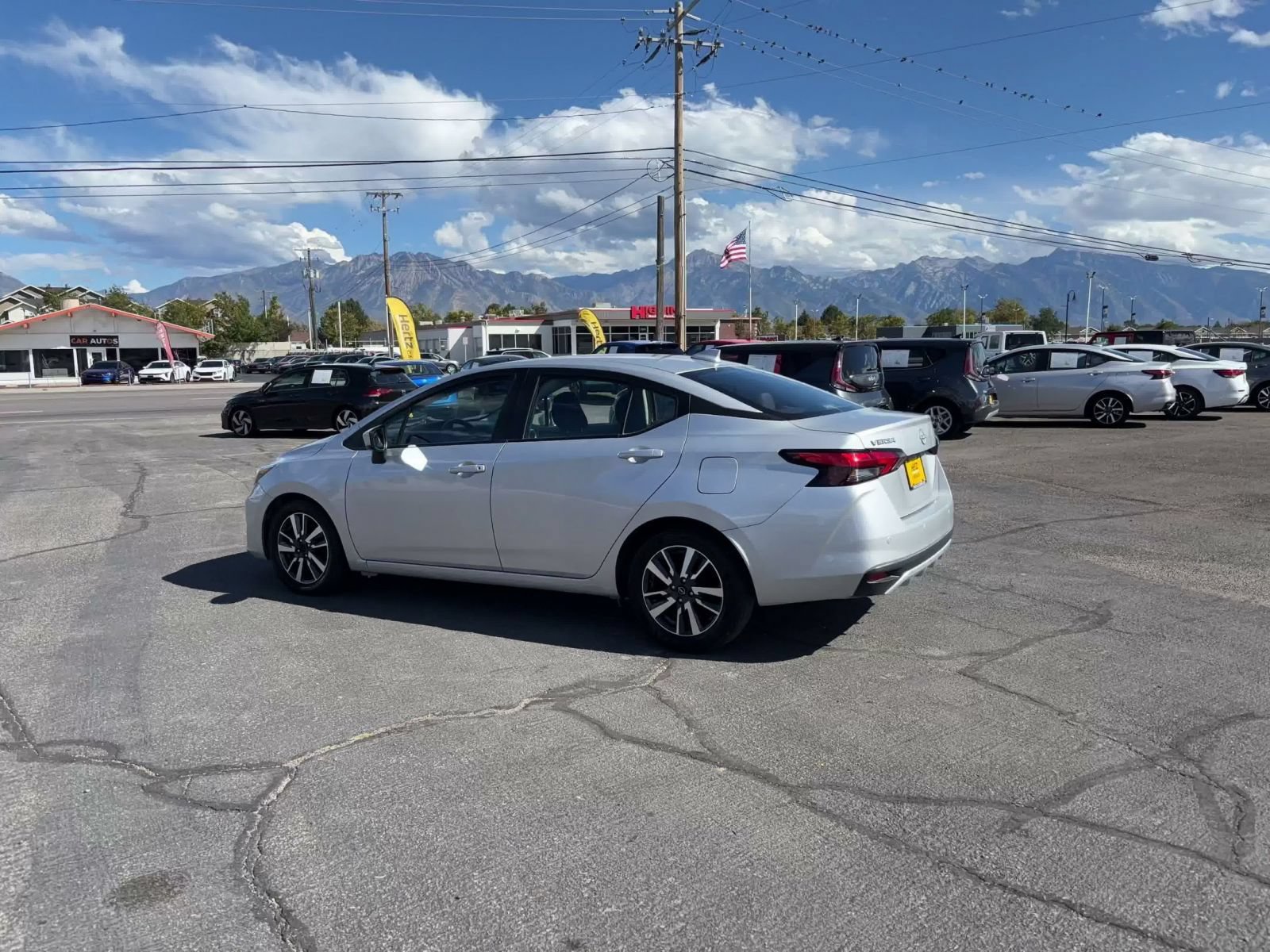 Used 2025 Nissan Versa SV FWD image 9