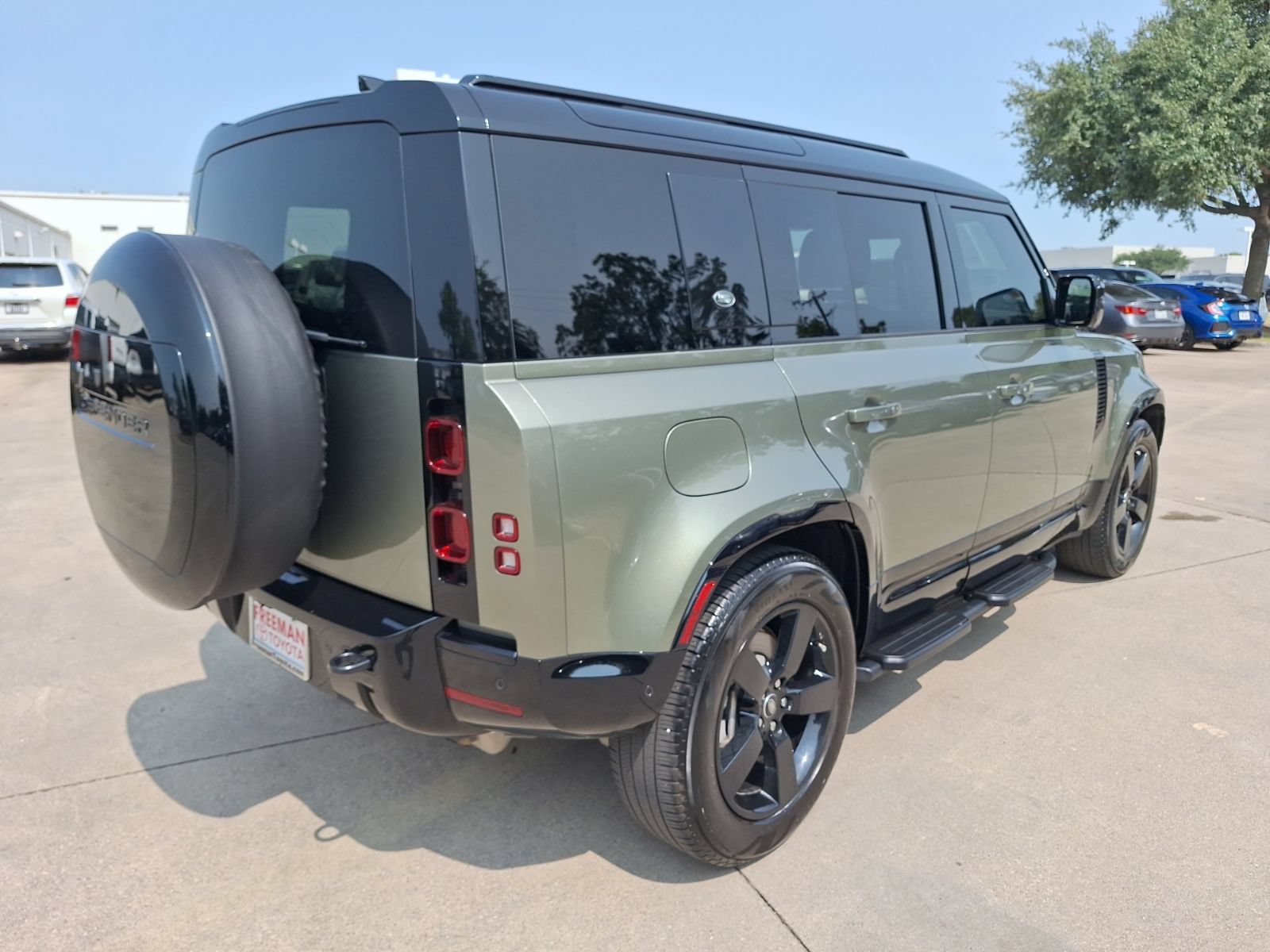 Used 2024 Land Rover Defender 110 X-Dynamic SE AWD/4WD image 6