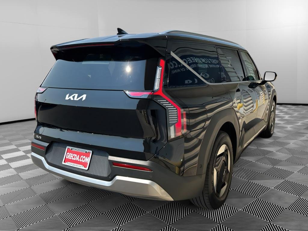 Certified 2026 Kia EV9 Wind AWD/4WD image 5