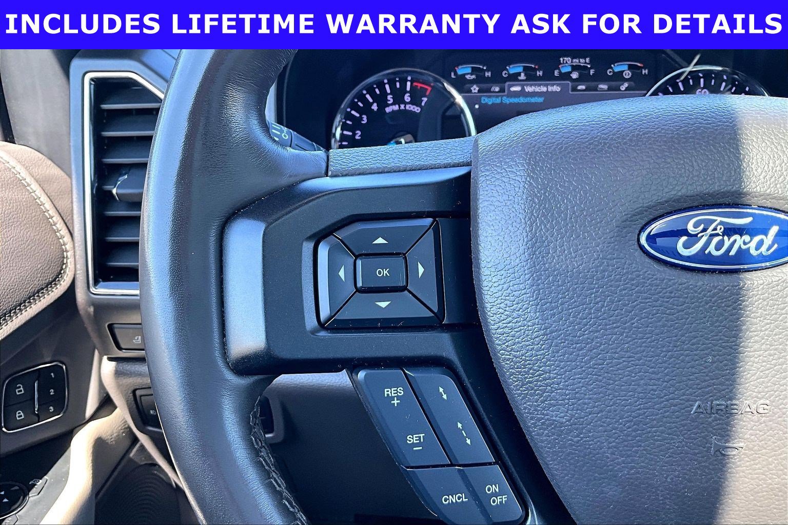 Used 2018 Ford Expedition Limited w/ Equipment Group 301A AWD/4WD image 15