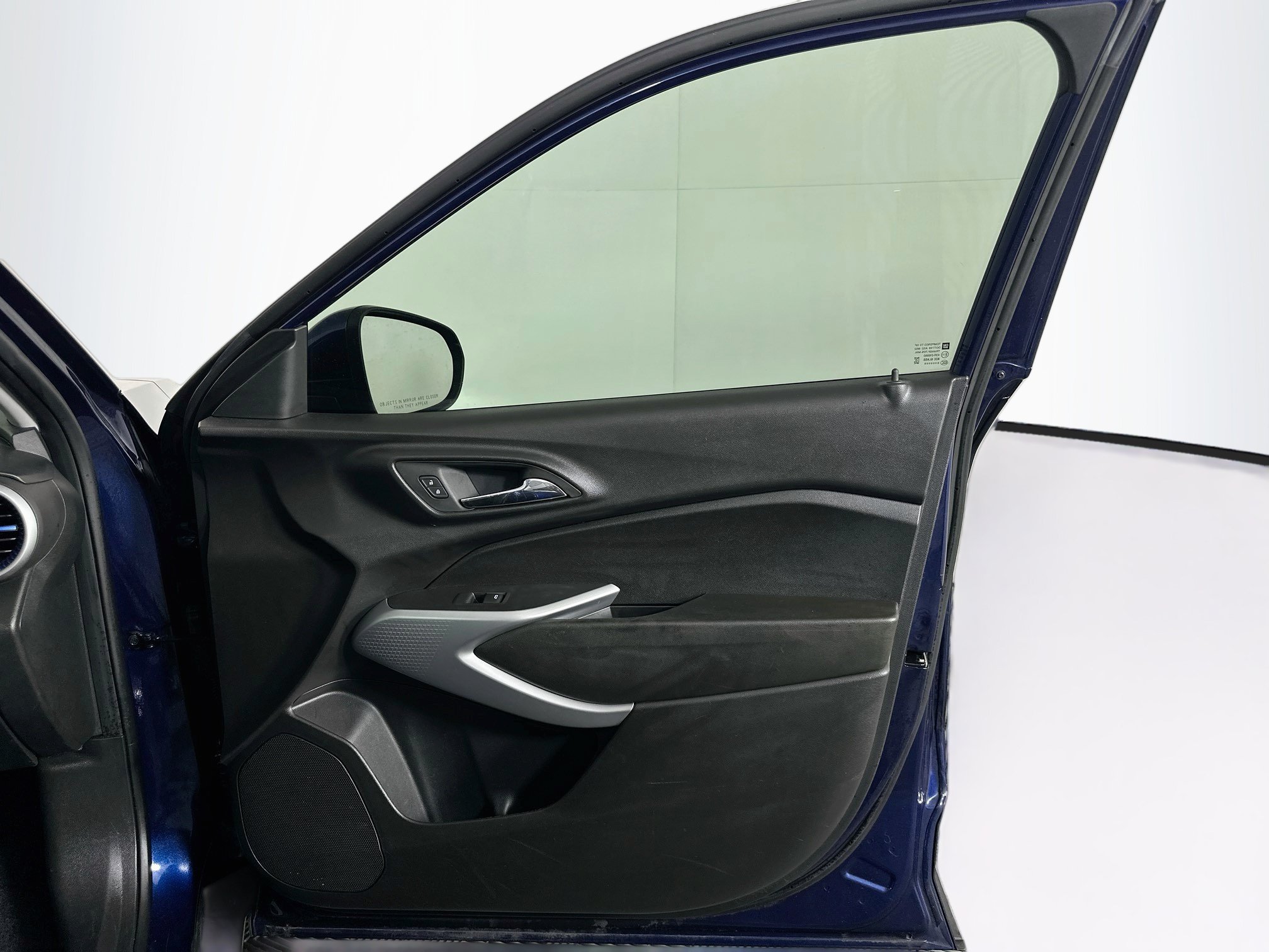 Used 2024 Chevrolet Trax LS w/ LS Convenience Package FWD image 31