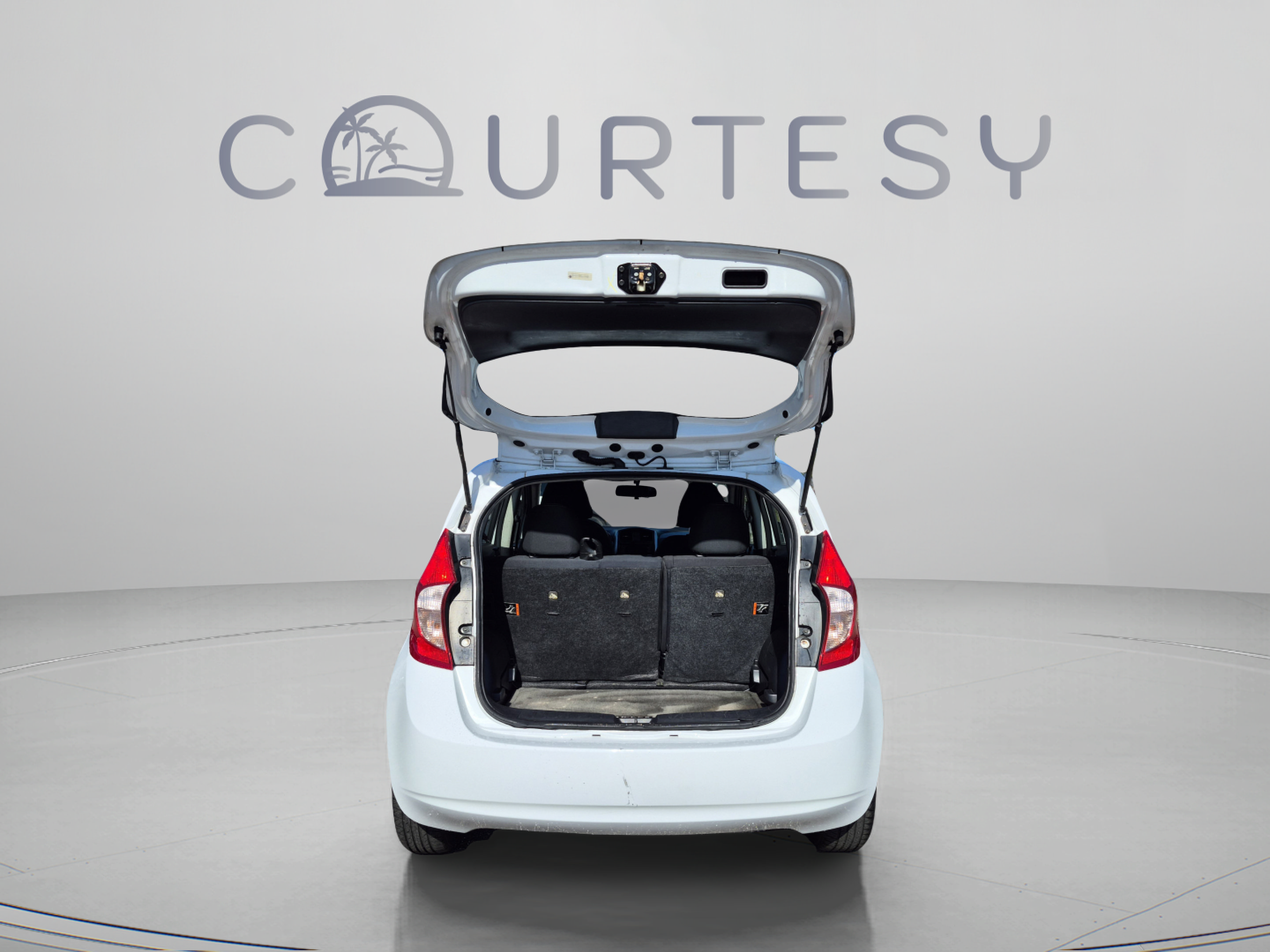 Used 2016 Nissan Versa Note SV FWD image 9
