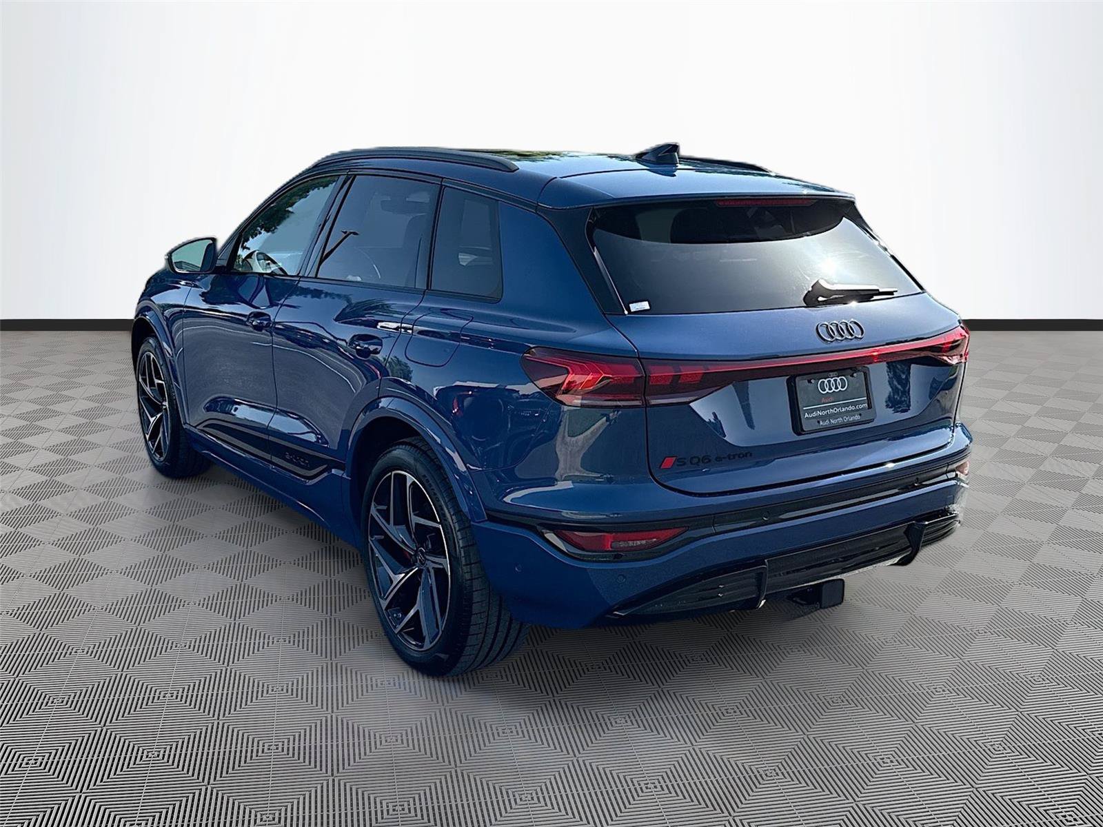 New 2027 Audi SQ6 e-tron Prestige AWD/4WD image 5
