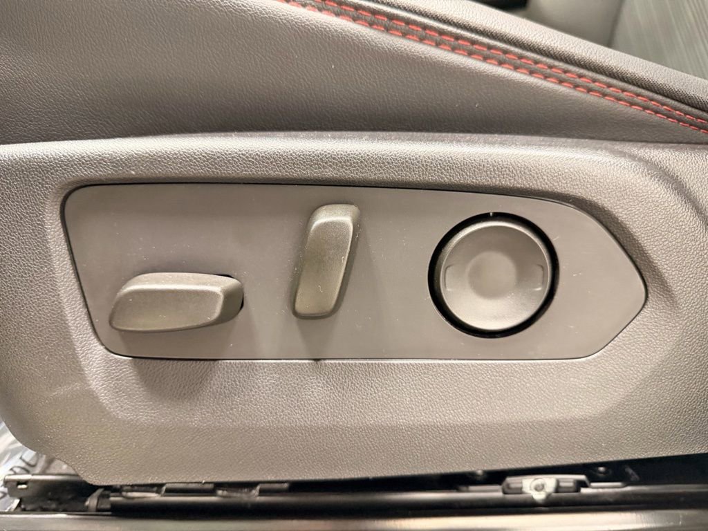 Used 2024 GMC Canyon AT4X image 24