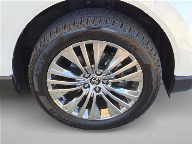 Used 2021 Toyota Venza Limited w/ Carpet Mat Package (TMS) AWD/4WD image 24