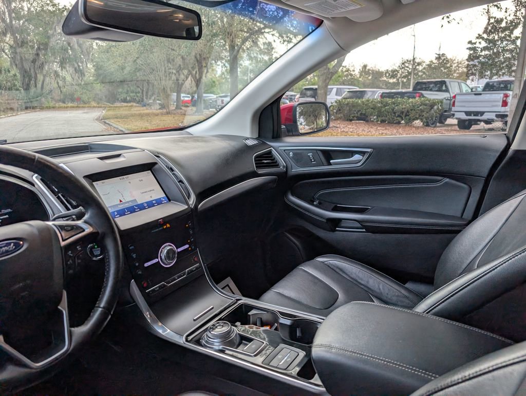 Used 2020 Ford Edge Titanium FWD image 13