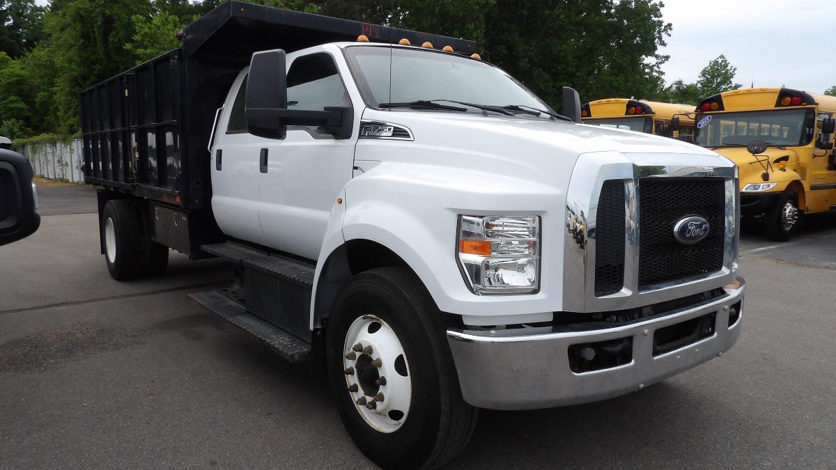 Used 2022 Ford F750 2WD Crew Cab Super Duty image 8