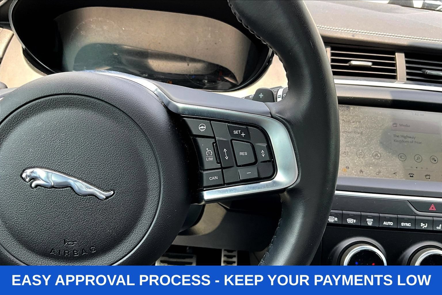 Used 2019 Jaguar E-PACE R-Dynamic SE AWD/4WD image 14
