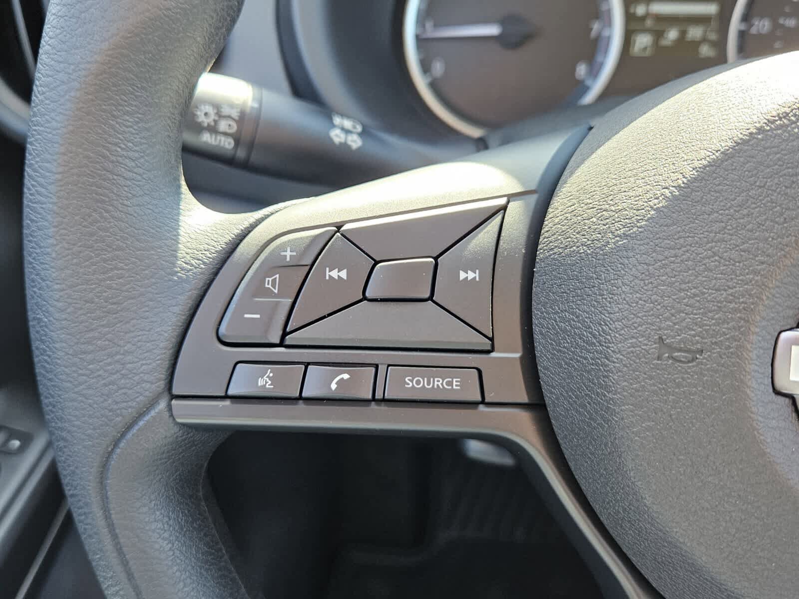 New 2025 Nissan Kicks Play S image 12