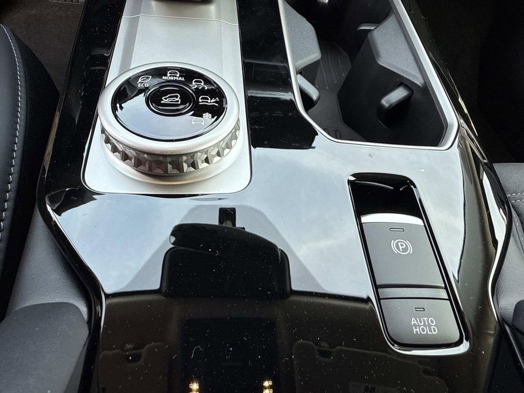 New 2026 Mitsubishi Outlander SE image 32