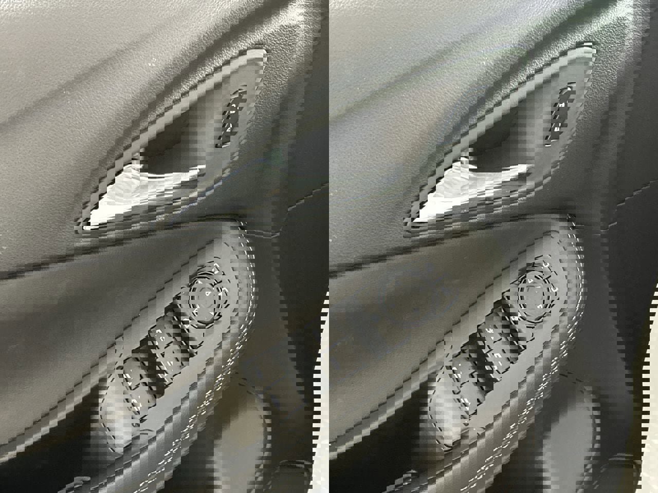 Used 2025 Buick Encore GX Preferred FWD image 18