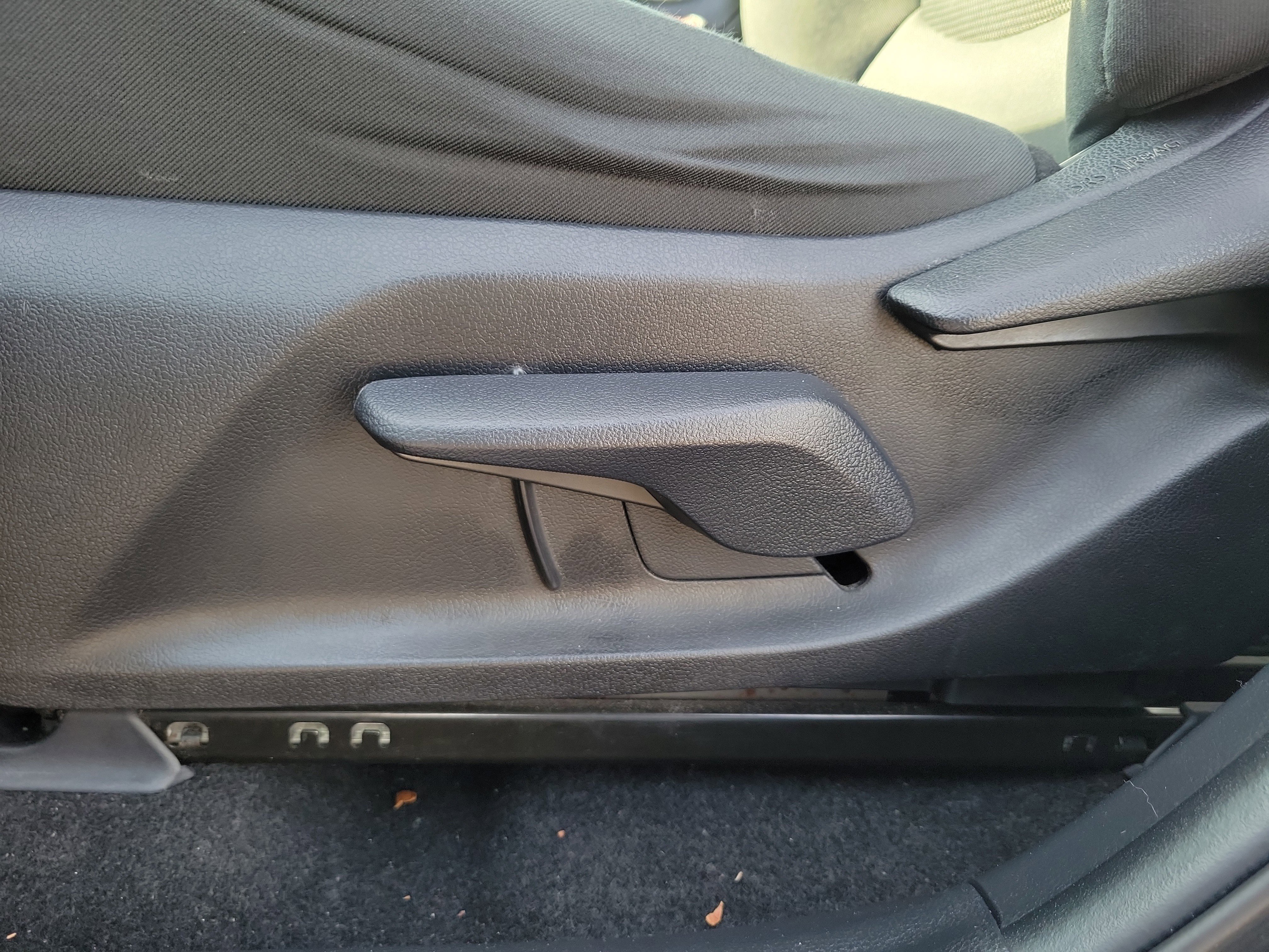 Used 2021 Toyota RAV4 LE image 17