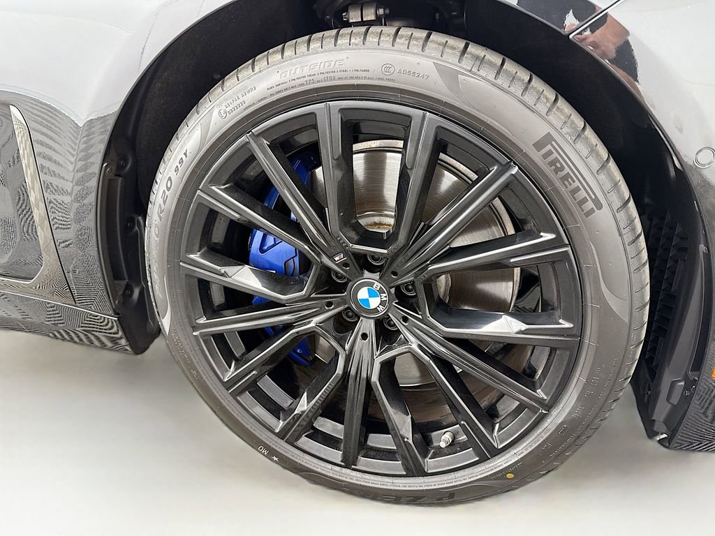 Used 2022 BMW 750i xDrive w/ Executive Package image 31
