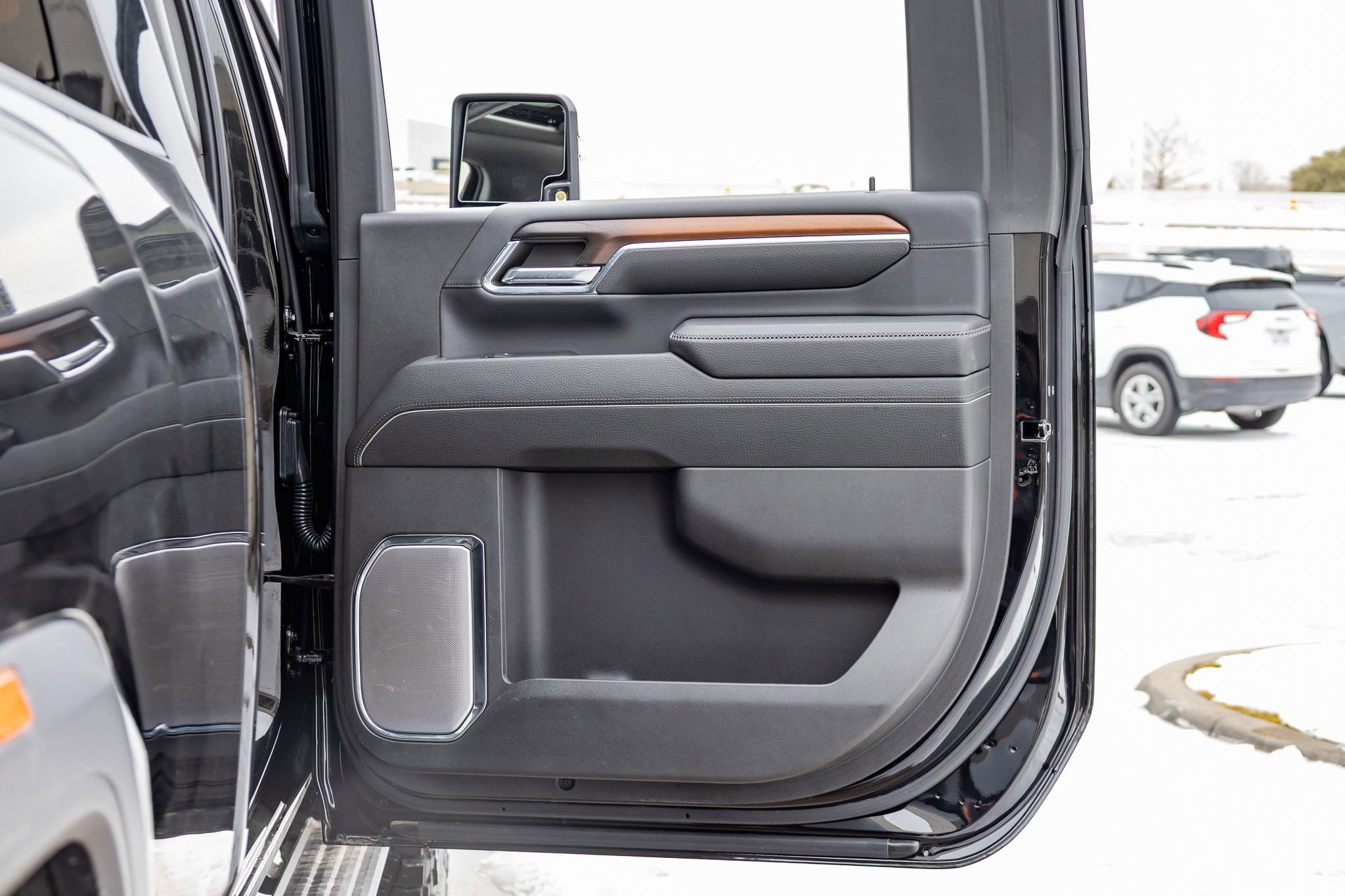 Used 2024 GMC Sierra 2500 Denali w/ Technology Package image 39