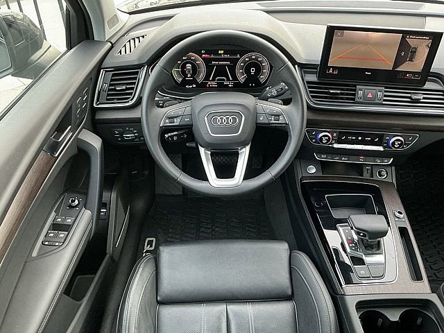 Used 2023 Audi Q5 e Premium Plus image 5