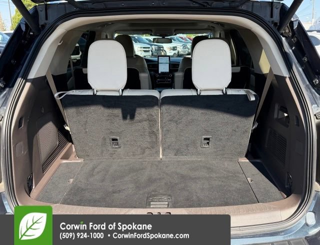 Used 2022 Ford Explorer Platinum w/ Equipment Group 601A AWD/4WD image 19