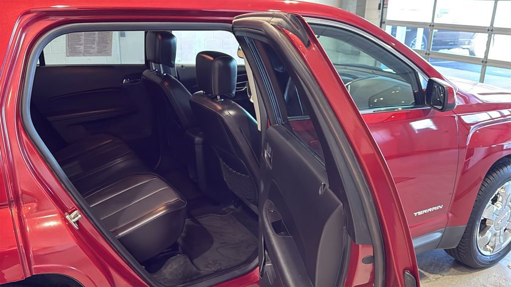 Used 2015 GMC Terrain SLT w/ Safety Package AWD/4WD image 14