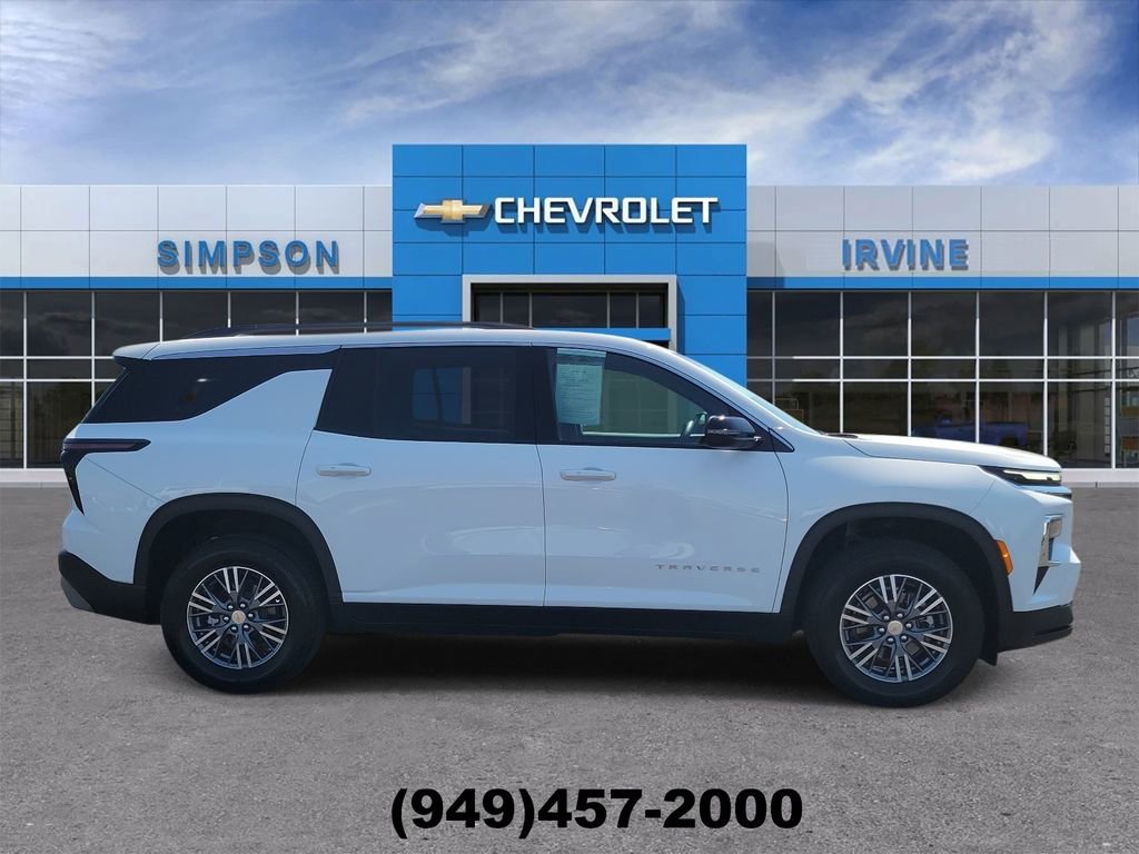 Used 2026 Chevrolet Traverse LT FWD image 9