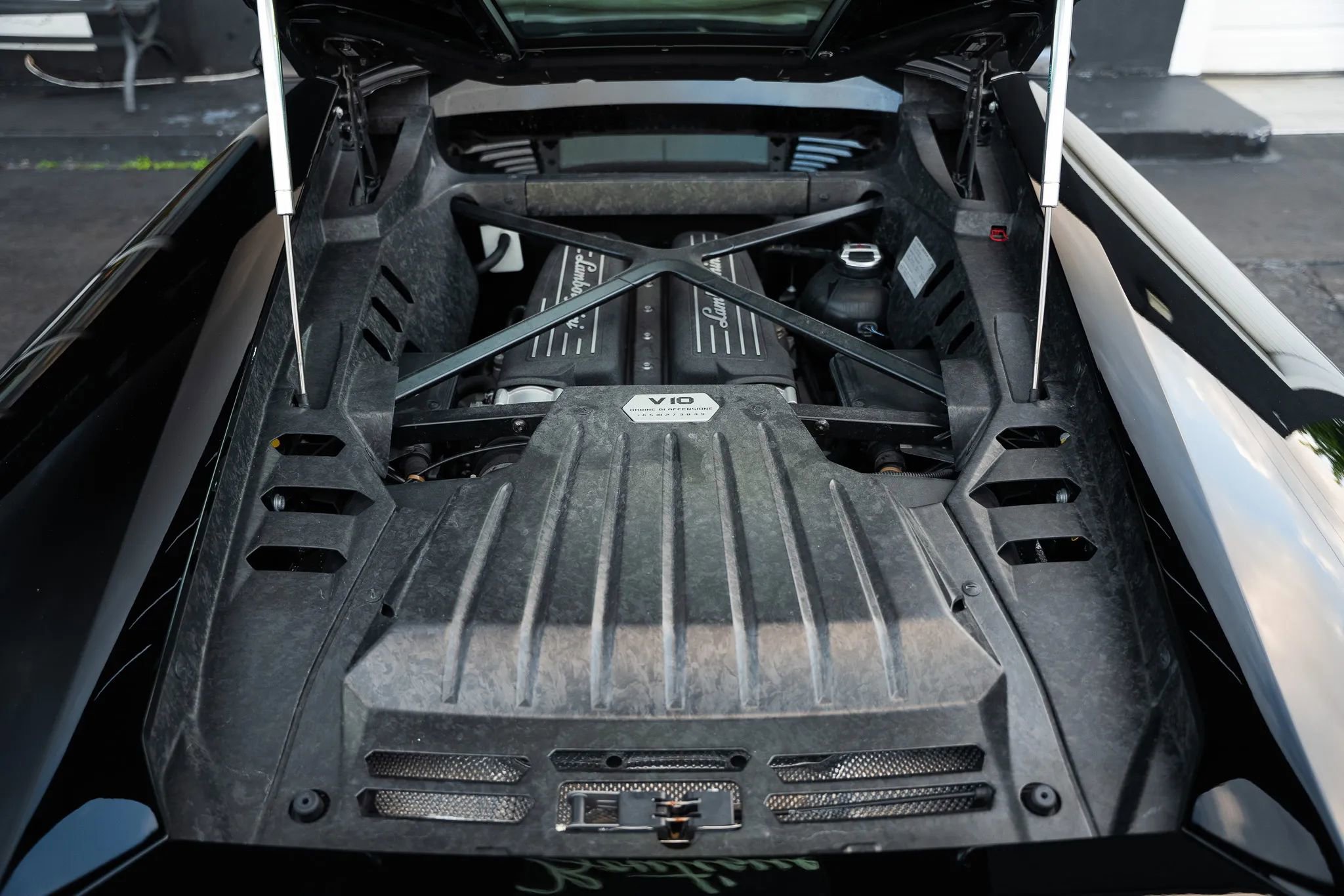 Used 2015 Lamborghini Huracan LP 610-4 AWD/4WD image 41