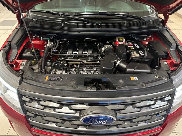 Used 2018 Ford Explorer XLT w/ XLT Appearance Package AWD/4WD image 27