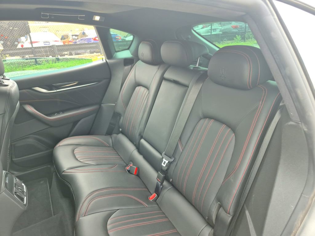 Used 2021 Maserati Levante AWD/4WD image 21