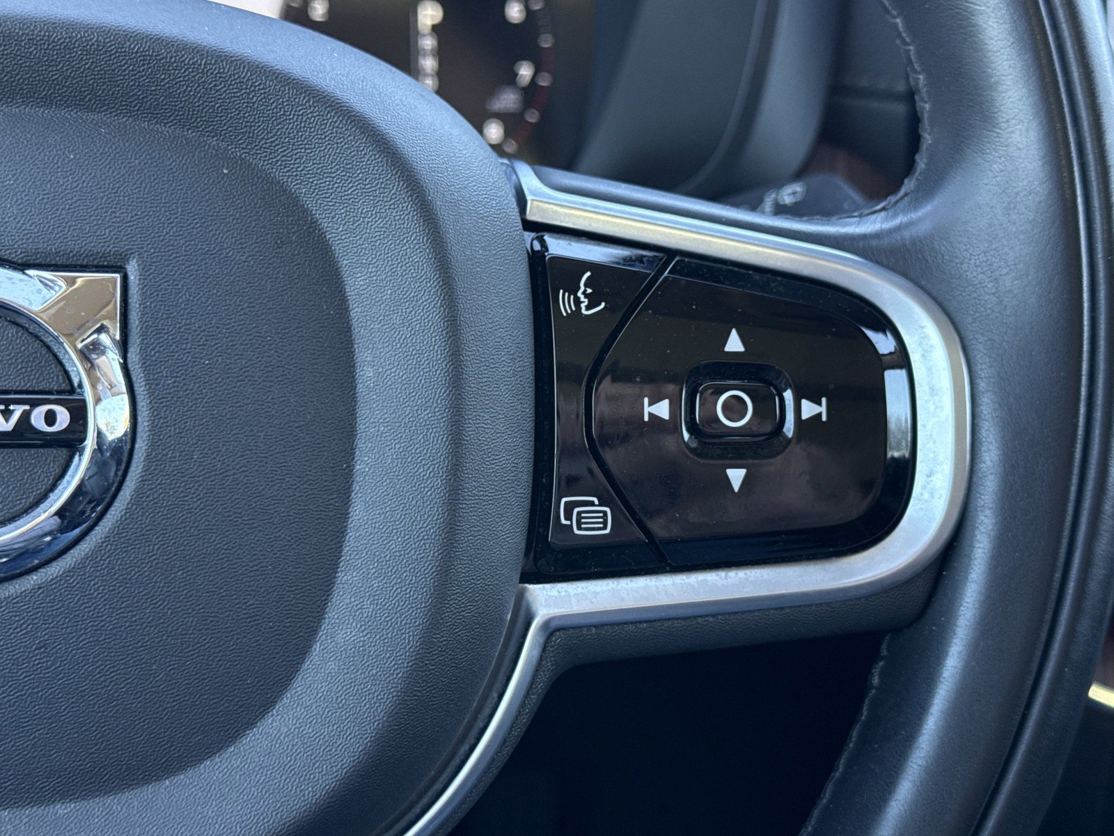 Used 2020 Volvo XC60 T5 Inscription w/ Protection Package Premier image 23