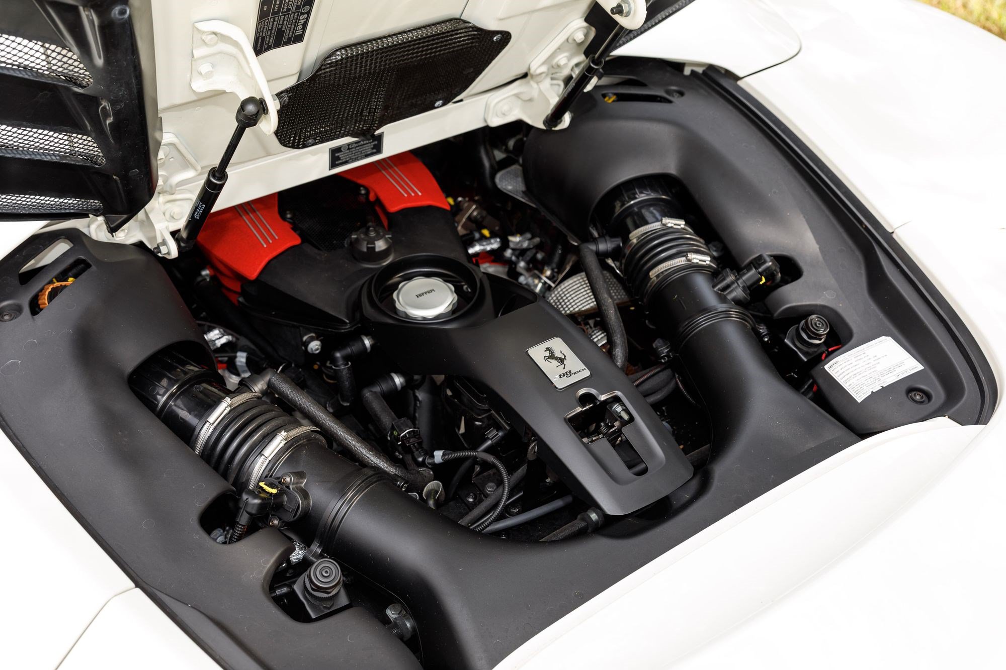 Used 2019 Ferrari 488 Spider RWD image 19