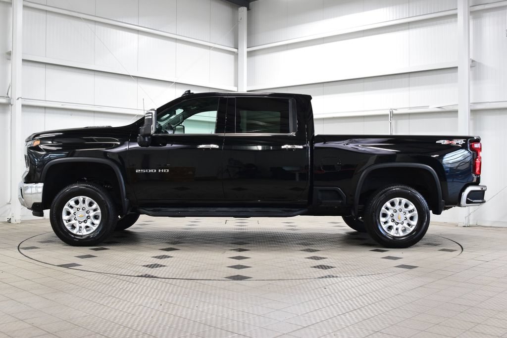 Used 2024 Chevrolet Silverado 2500 LTZ w/ LTZ Convenience Package AWD/4WD image 4