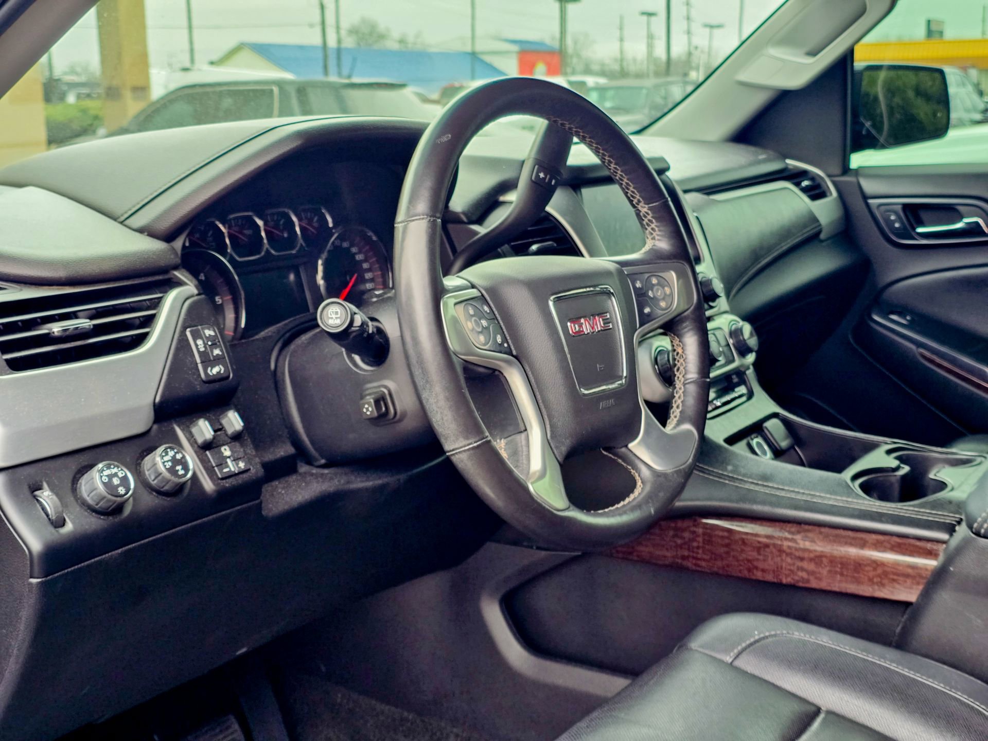 Used 2016 GMC Yukon SLT w/ Open Road Package image 4