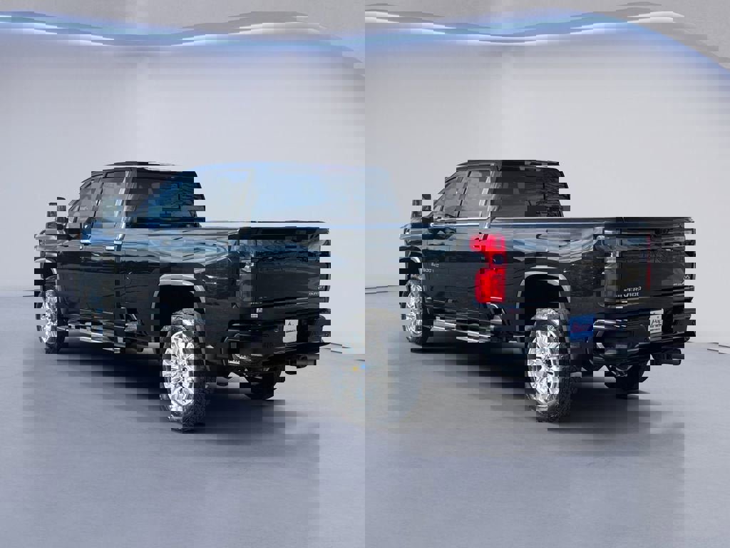 Used 2023 Chevrolet Silverado 2500 High Country w/ Z71 Off-Road Package image 3