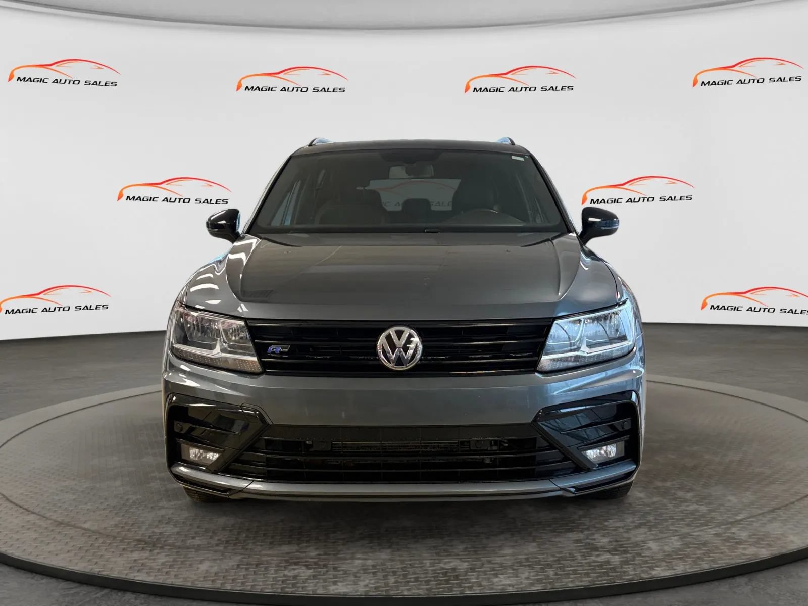 Used 2021 Volkswagen Tiguan SE R-Line AWD/4WD image 3