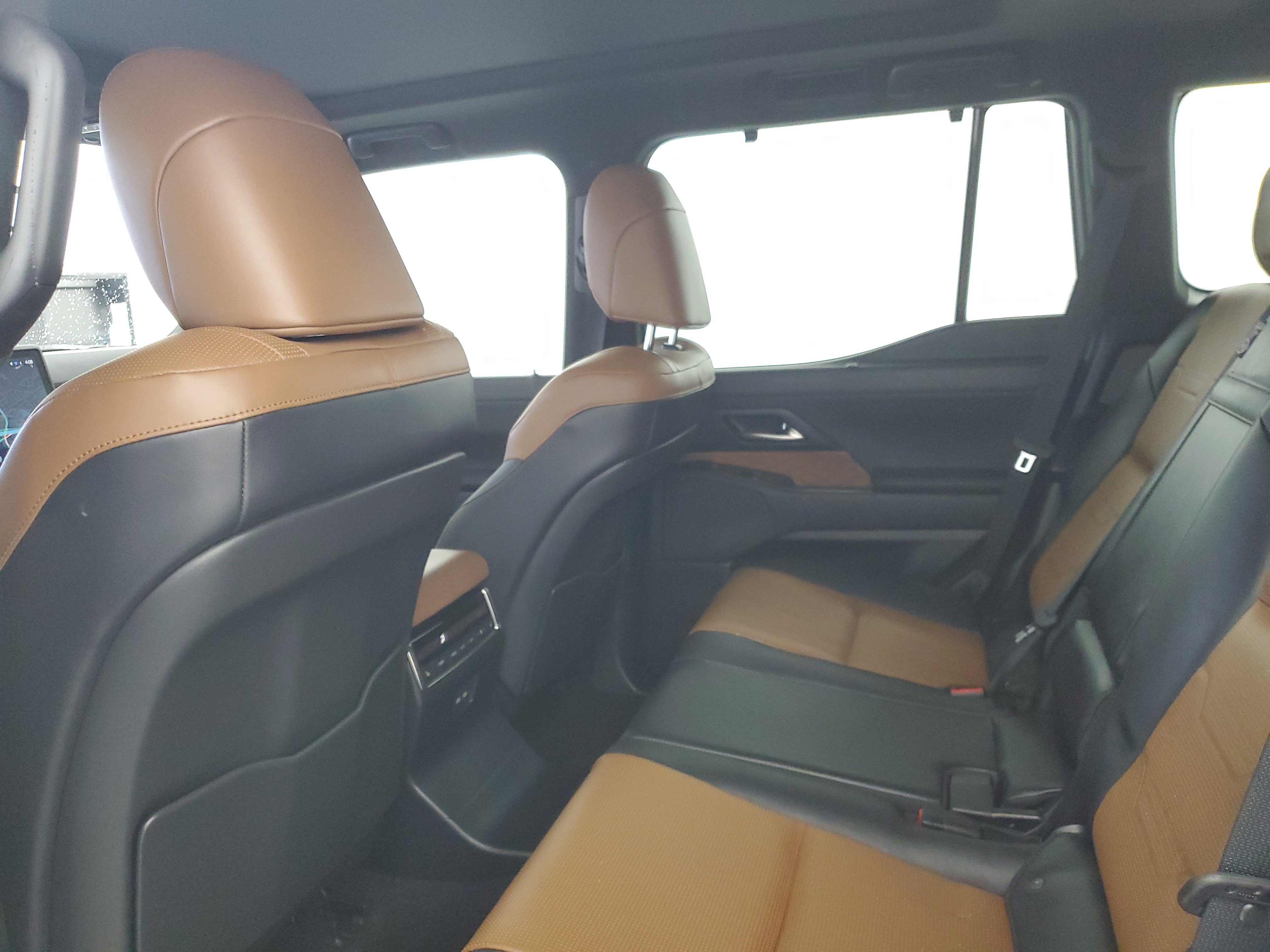 Used 2024 Lexus GX 550 w/ Accessory Package (Z1) AWD/4WD image 12