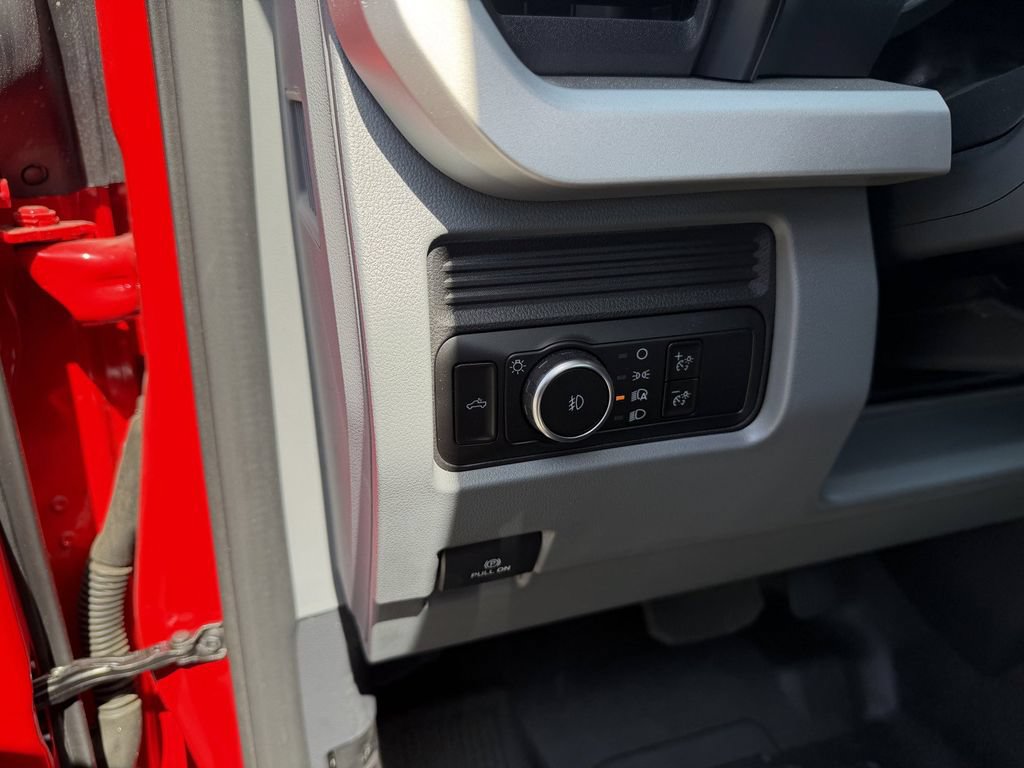 New 2026 Ford F250 XL w/ XL Chrome Package RWD image 18