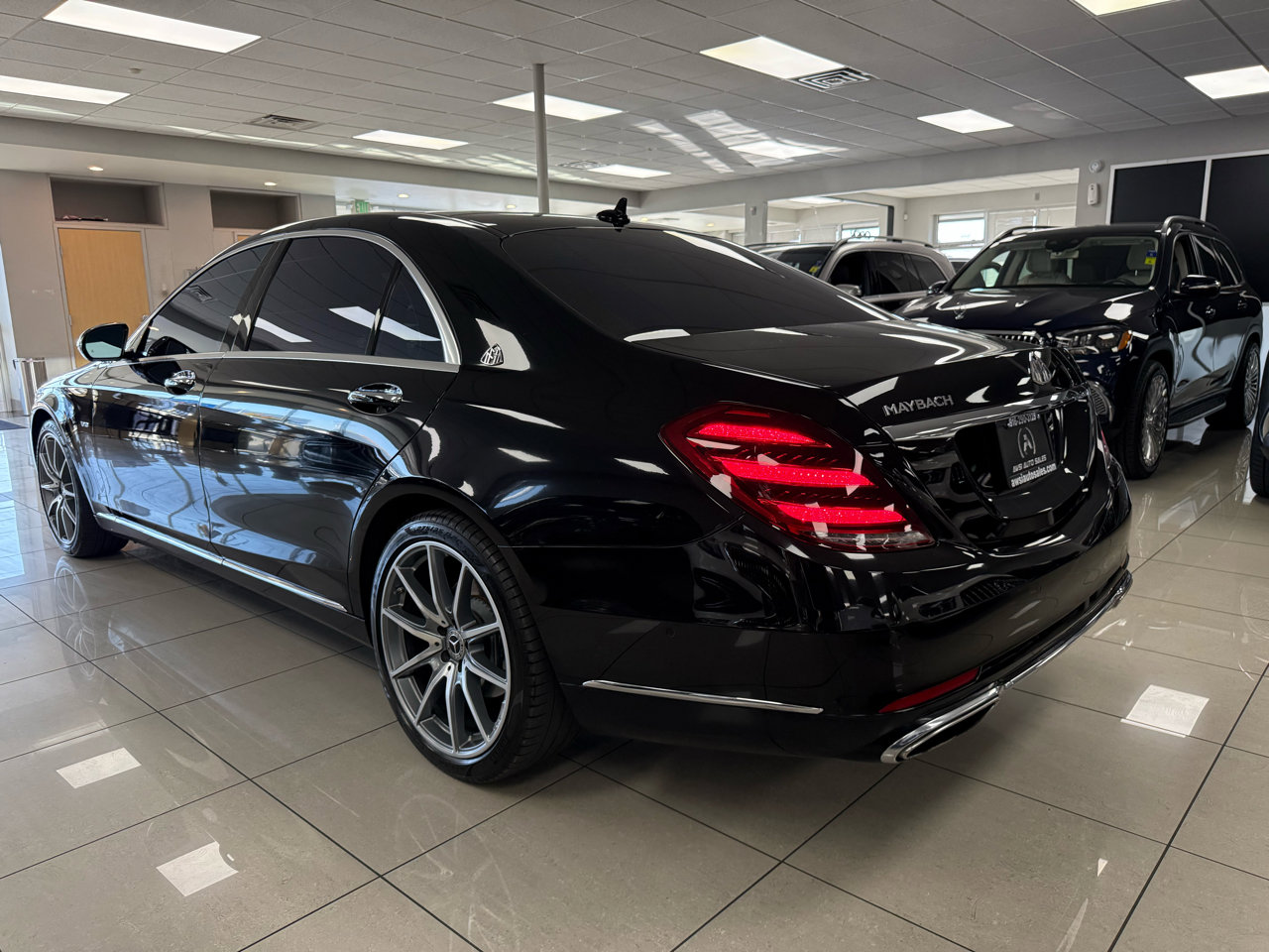 Used 2018 Mercedes-Benz S 450 Sedan image 3