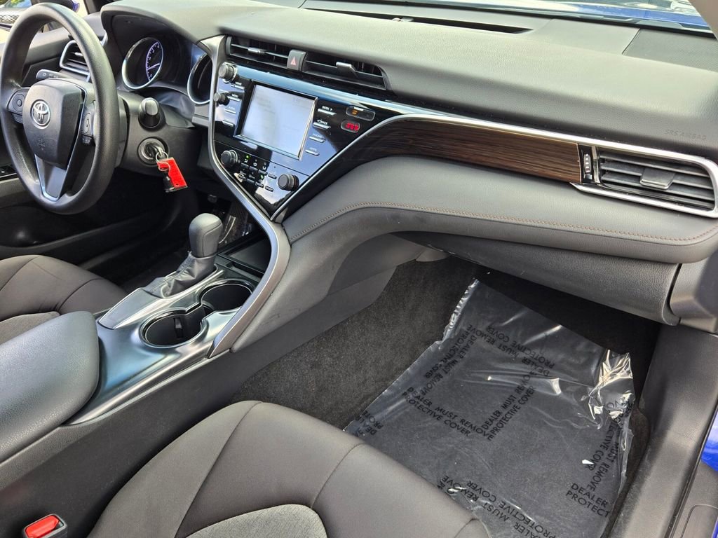 Used 2018 Toyota Camry LE FWD image 17