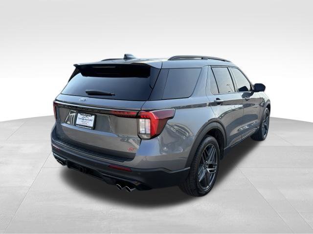 Used 2025 Ford Explorer ST AWD/4WD image 2