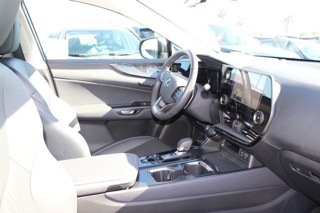 Certified 2025 Lexus NX 250 AWD w/ Accessory Package (2T) image 5